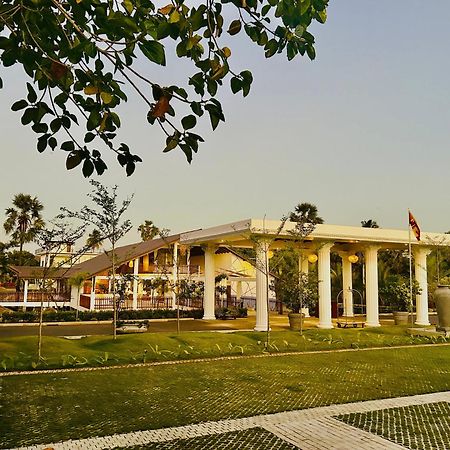 Uppuveli Beach By Dsk Trincomalee Buitenkant foto