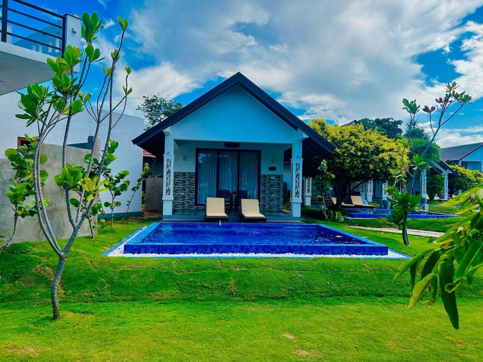 Uppuveli Beach By Dsk Trincomalee Buitenkant foto